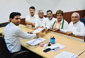 Raj Babbar owns property worth Rs 22 crore Raj Babbar owns property worth Rs 22 crore