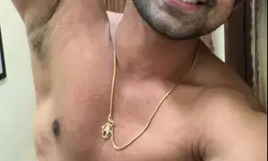 Abhishek Kumar is all smiles as he flaunts his abs in shirtless selfie