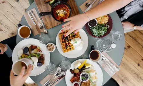Fuel Your Hustle: Busy Professionals Can Eat Right and Stay Healthy, Heres How