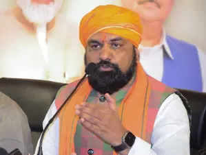 Families of Lalu Prasad, Shibu Soren looted the country: Samrat Choudhary