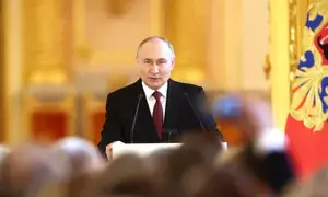 Ceremony to mark Putins fifth term in office divides EU