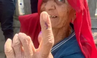 47.03 pc voter turnout in Gujarat: Valsad leads with 58.05 pc, Porbandar lowest at 37.96 pc