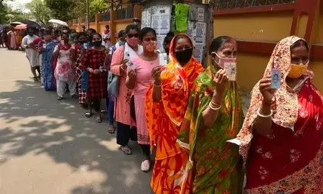 Bengal records 63.11 pc polling till 3 p.m., violence escalates in last three hours