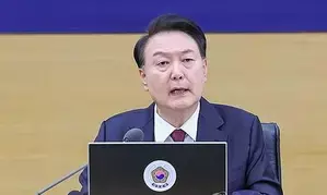 South Korean president apologises over scandal involving gift to wife