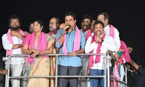 Onions, tomatoes hurled during KTRs roadshow in Nirmal district