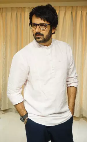 Mehul Kajaria enters Pushpa Impossible, plays neurosurgeon finding cure for Chordoma Mehul Kajaria enters Pushpa Impossible, plays neurosurgeon finding cure for Chordoma