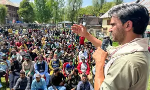PDPs Srinagar candidate gets EC notice over aggravating speeches