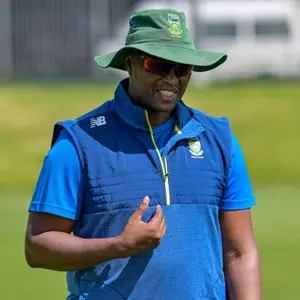 Moreeng departs as South Africa womens head coach after 11 years; du Preez takes over on interim basis