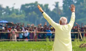 TMC plundering West Bengals wealth, says PM Modi in Howrah