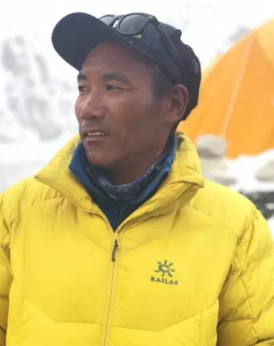 Nepals Kami Rita Sherpa scales Mt. Everest for record 29th time Nepals Kami Rita Sherpa scales Mt. Everest for record 29th time