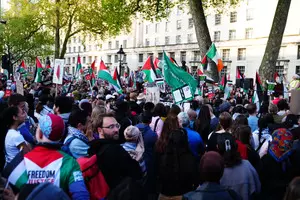UK government mulls broader ban on extreme protest groups (Lead)