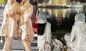 Sara Ali Khan twins with her soul sister as they visit Delhis Bangla Sahib Gurdwara