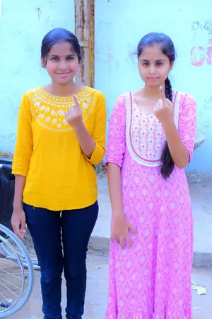 Peaceful, moderate polling in Telangana; CEO, officials, stars throng polling stations (Roundup)