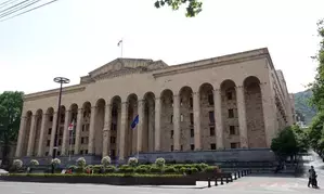 EU and NATO officials criticise Georgias foreign agents law