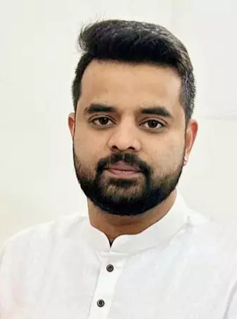 Sex video scandal: SIT on high alert amid reports of Prajwal Revannas return from Germany (Lead)