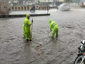 Heavy rainfall lashes Hyderabad, inundates low-lying areas