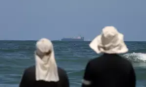 First lorries with aid for Gaza leave newly constructed US pier