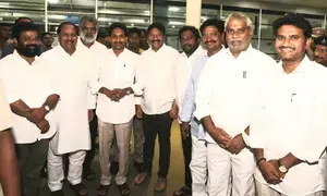 Jagan Mohan Reddy leaves for foreign tour