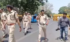 AAP protest: Entry and exit at ITO metro station closed