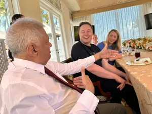 Musk meets Sri Lankan President in Indonesia, discusses Starlink implementation