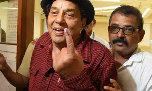 The nation is our mother: Dharmendras heartfelt message on why every citizen must vote