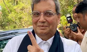 Subhash Ghai casts his vote in Bandra polling station, says India must depend less on imports