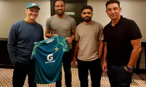 Pakistan head coach Gary Kirsten meets players ahead of England T20Is