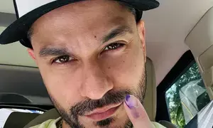 Kunal Kemmu drives for an hour from Bandra to Mira Road to cast his vote with parents