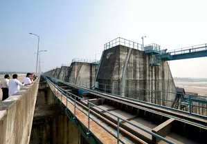 Telangana decides to take up repairs to Kaleshwaram barrages