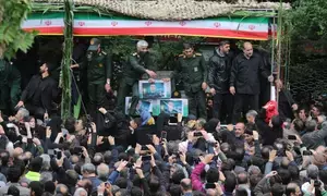 Huge crowd attends funeral procession for Iranian President, FM