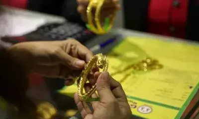 Gold price reaches Rs 74,000