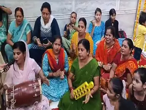 Prayagraj women perform bhajan-kirtan for PM Modis thumping victory