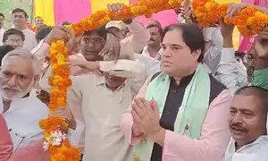 Varun Gandhi campaigns for mom Maneka in Sultanpur