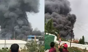 Explosions rock factory in Mahas Thane