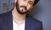 Dheeraj Dhoopar clarifies his son Zayn is not making screen debut
