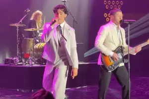 Priyankas husband-pop star Nick Jonas brings the house down at Cannes AIDS gala