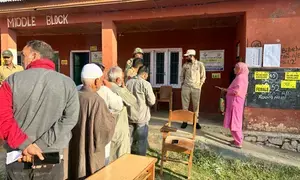J&K: Enthusiastic voters line up in Anantnag-Rajouri LS constituency as voting starts