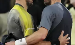 Wawrinka downs Murray in Brits possible French Open swansong