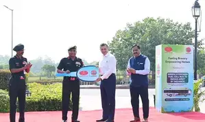Indian Oil hands over Green Hydrogen Fuel Cell Bus to army for use in Delhi-NCR