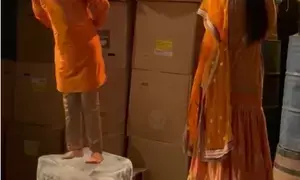 Yesha Rughani applied mustard oil, used hot water bag to pull off Rabb Se... ice slab sequence