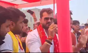 Bhojpuri star Khesari Lal Yadav campaigns for fellow actor Pawan Singh in Bihar
