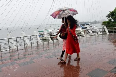 4 killed as rains lash Kerala, cause havoc in state