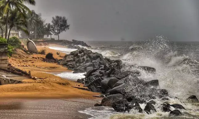 Indian Coast Guard Lauded for Seamless Coordination in Tackling Cyclone Remal