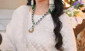 Simran Khanna shares how she creates her own vibe on sets of Udaariyaan