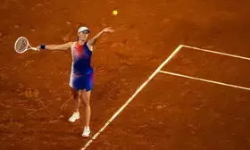 French Open: Iga Swiatek celebrates birthday with easy romp against Bouzkova