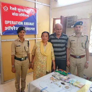 Elderly womans forgotten purse with cash, jewels worth Rs 17 lakh found by woman cop, restored to owner