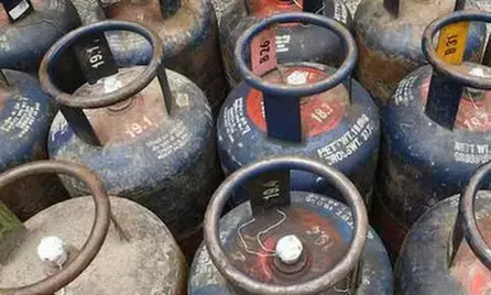 Commercial LPG gas cylinder gets cheaper by Rs 69.50 in Delhi