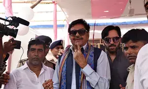 Polling picks up pace in eight LS seats in Bihar (Ld)