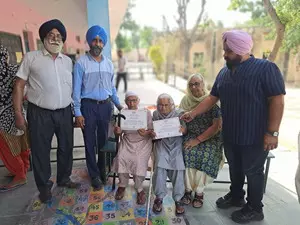 Curtains come down on Lok Sabha polls with over 61 per cent turnout in final phase (Lead) Curtains come down on Lok Sabha polls with over 61 per cent turnout in final phase (Lead)