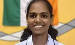 Para-badminton player Aarti Patil wins bronze medal in Bahrain